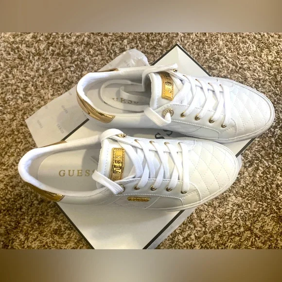Guess Loven Sneaker Guess Sneakers White Gold GUESS White Loven